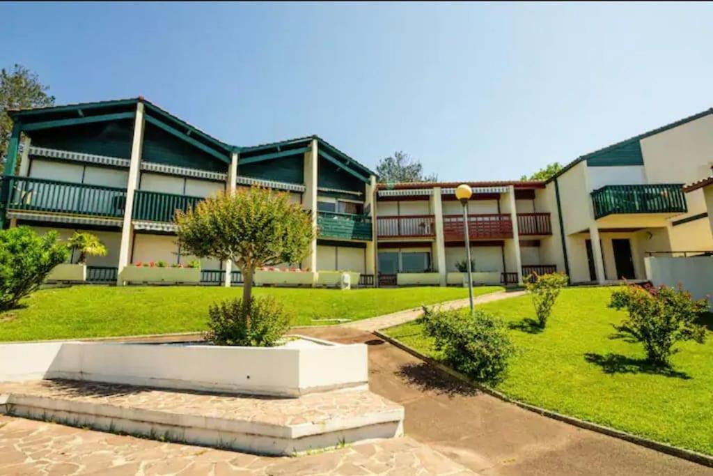 Caporizon-Baillenia-T1 Vue Montagne - Piscine St Jean De Luz Apartment Saint-Jean-de-Luz Exterior foto