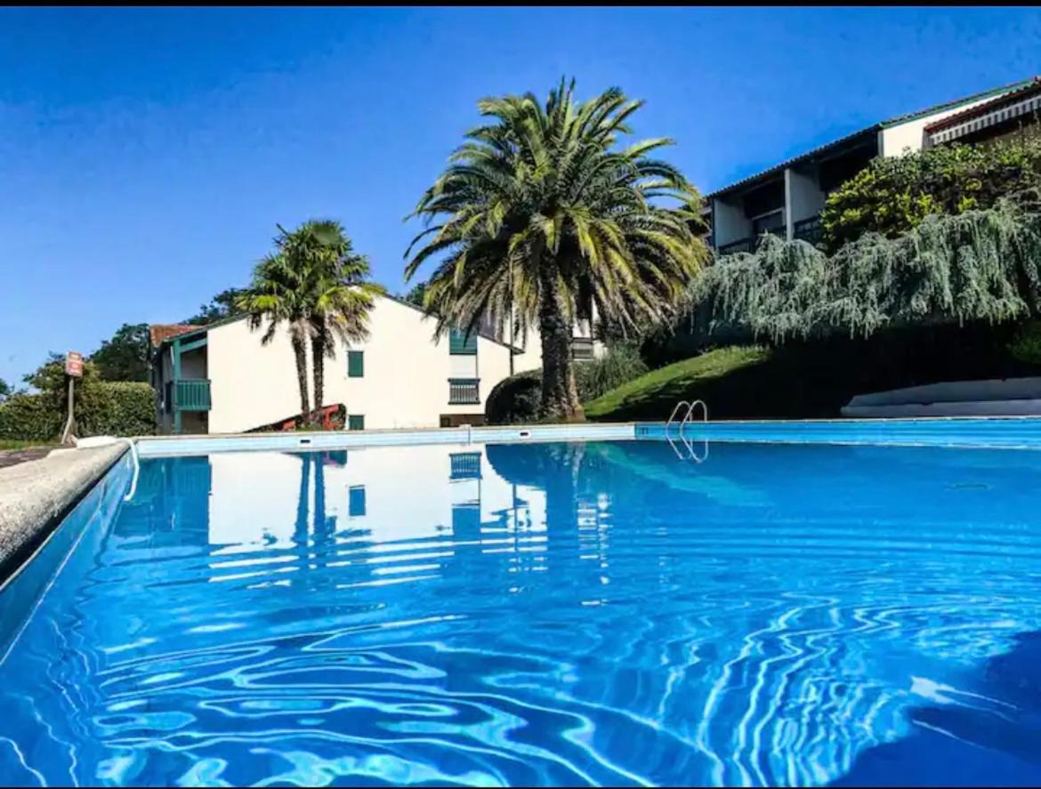 Caporizon-Baillenia-T1 Vue Montagne - Piscine St Jean De Luz Apartment Saint-Jean-de-Luz Exterior foto